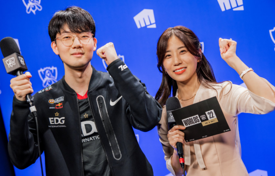 DRX险胜TSM，Scout关键团战开团秒人宿命之战八强赛，锁定晋级资格的简单介绍