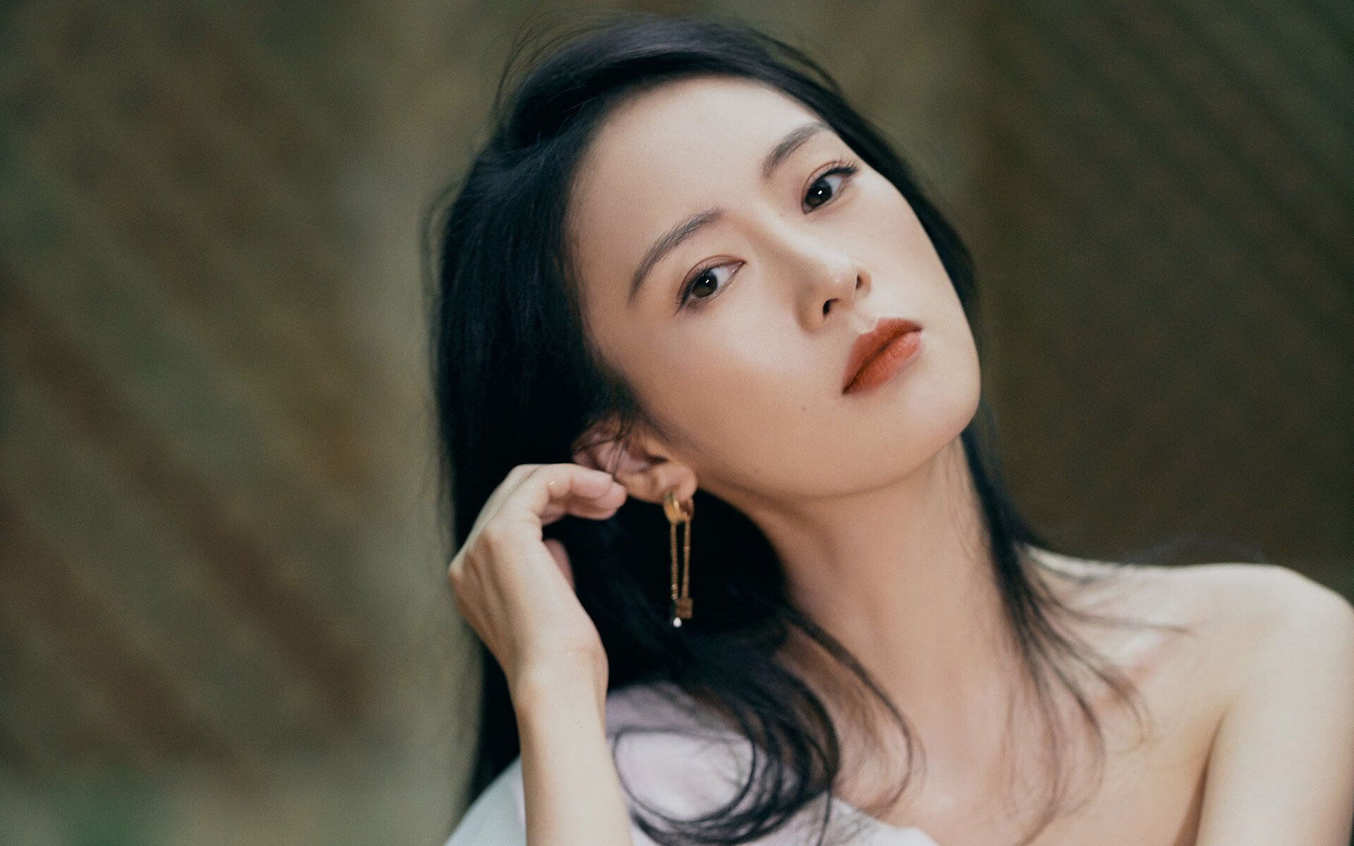 绝境狂飙，深圳队死地求生逆袭雄鹿，乔治在F1街道赛上演赛道接管艺术