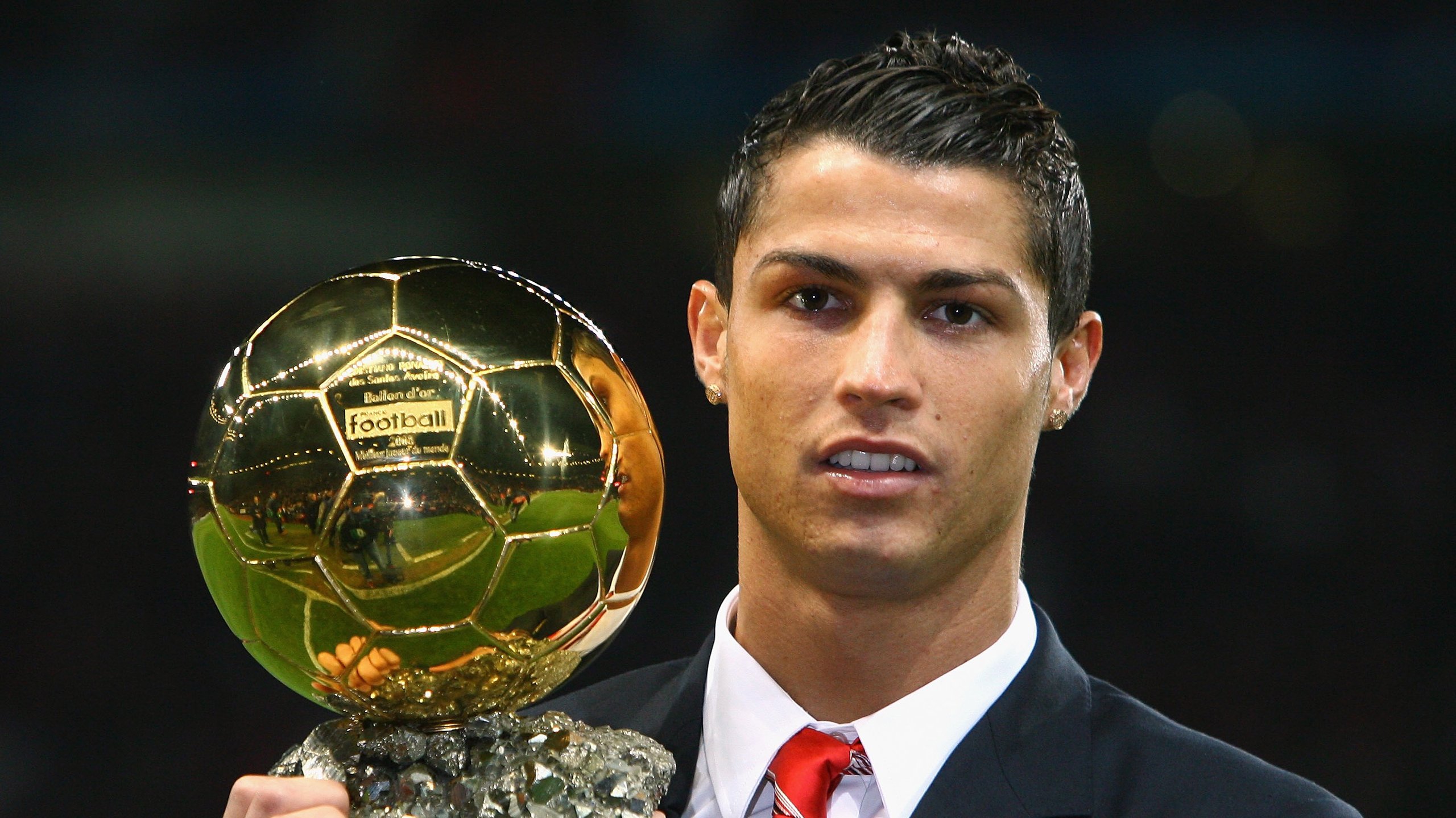 开云体育中国-国家德比之夜，一张陌生面孔如何让百年恩怨翻开新篇章