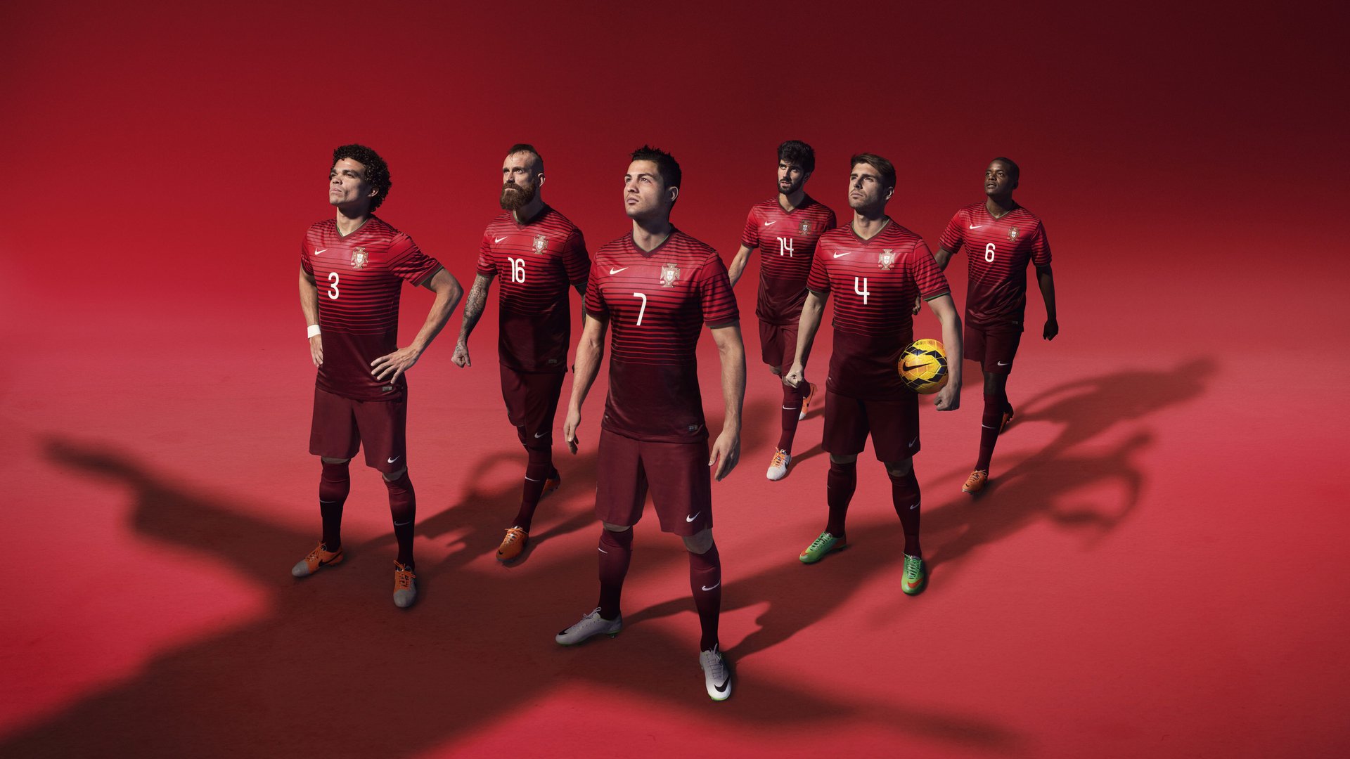 开云体育官网-足球预言战争？一场欧冠剧本外的全面压制风暴