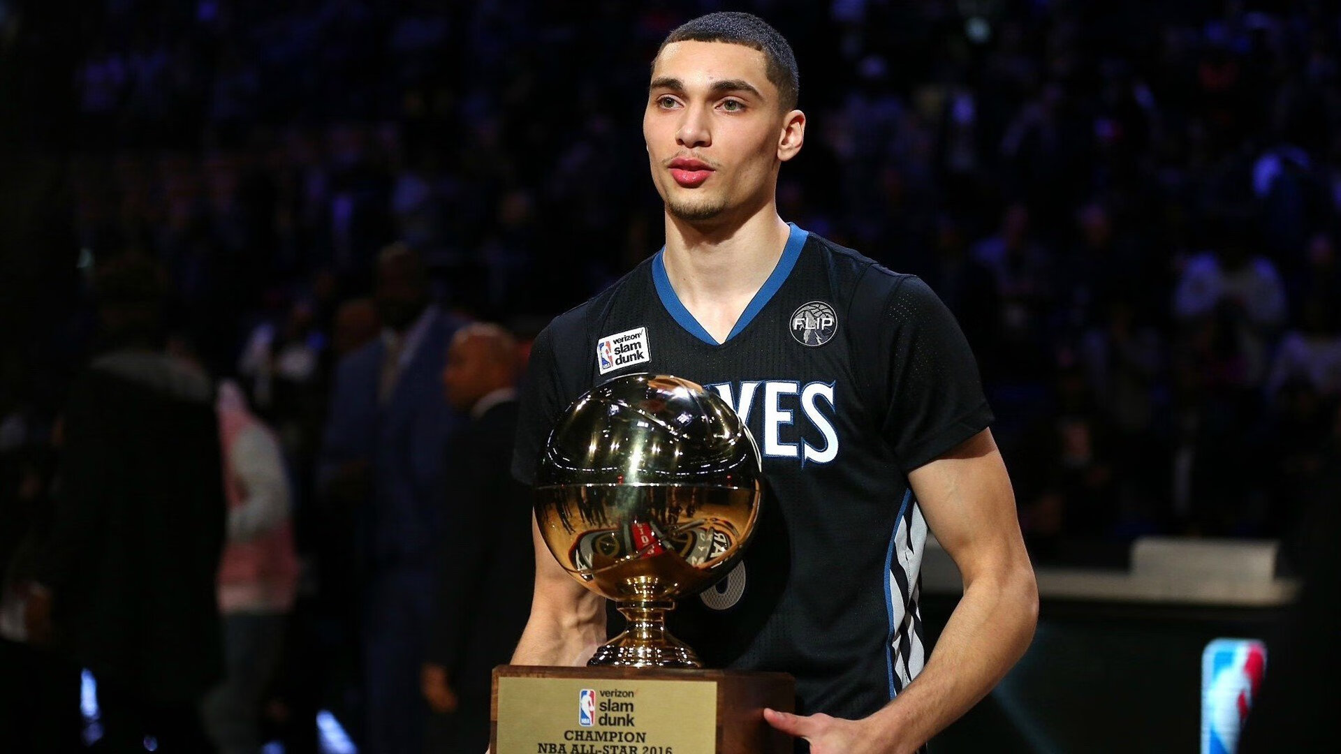 总决赛夜的低调神塔，武切维奇用行动撕碎所有质疑