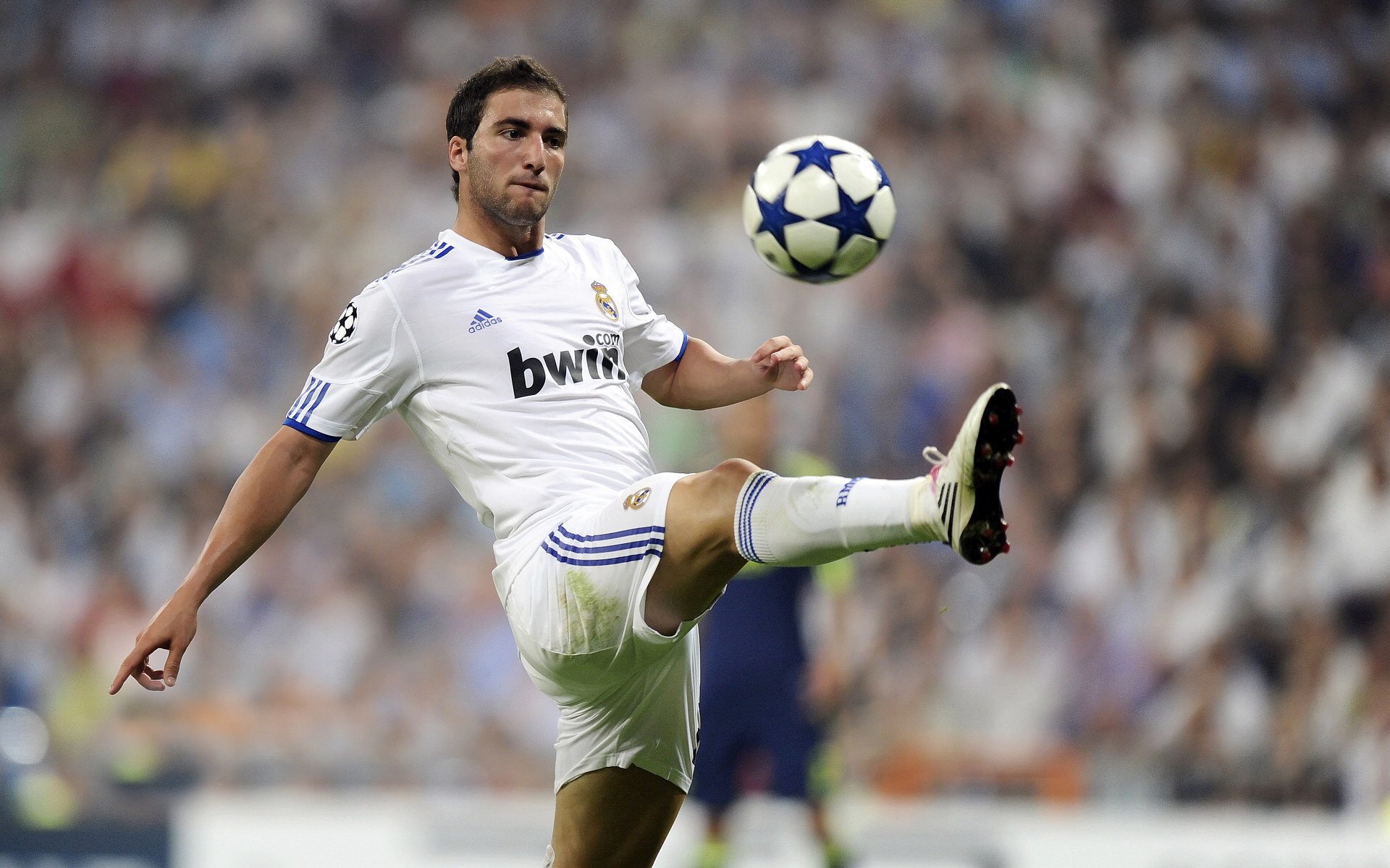 绿茵闪电，那个让北美大陆屏息的夜晚，马丁内利如何征服美洲